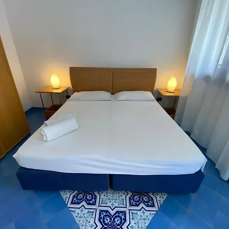 Hotel Aura 3*