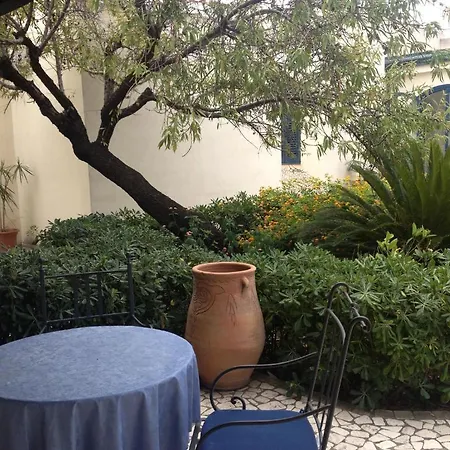 Aura Hotel 3*